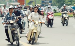 Đi xe lạng lách, đánh võng: Mức phạt năm 2021 cho các “tổ lái”
