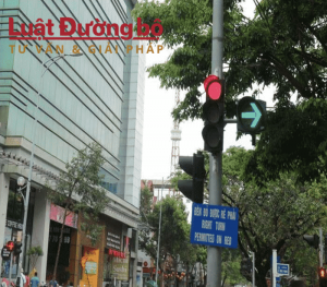 Chạy xe chậm có thể bị phạt như chơi