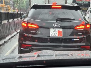 Đỗ, để xe ở hè phố theo quy định của pháp luật?