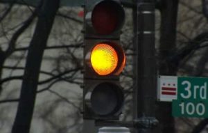 Mức phạt lỗi vượt đèn đỏ, đèn vàng theo quy định pháp luật