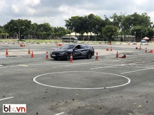 Thắt lưng an toàn là bắt buộc khi lái xe