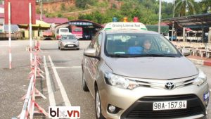 Hệ thống lái xe an toàn còn bao gồm các biến cảm biến và hệ thống cảnh báo nguy hiểm.