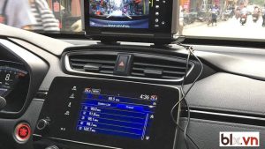 Hệ thống lái xe an toàn bao gồm các cảm biến và camera giúp tài xế quan sát môi trường xung quanh xe.