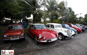 Những chiếc xe ô tô là phương tiện không thể thiếu trong cuộc sống hiện đại